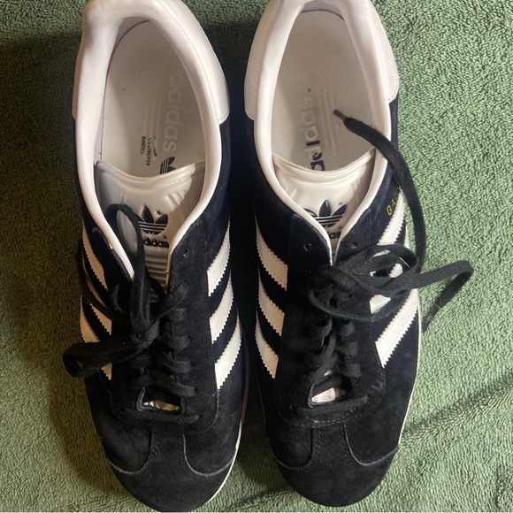 (SOLD) Adidas Originals Gazelle Suede Shoes - Picture 6 of 9